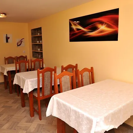 Pokoje I Apartamenty Iwona-3